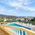 Camila - Ideal Location Ten-min Walk To Marina 빌라