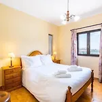 Camila - Ideal Location Ten-min Walk To Marina 빌라 *