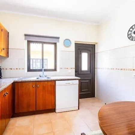 Camila - Ideal Location Ten-min Walk To Marina * Albufeira
